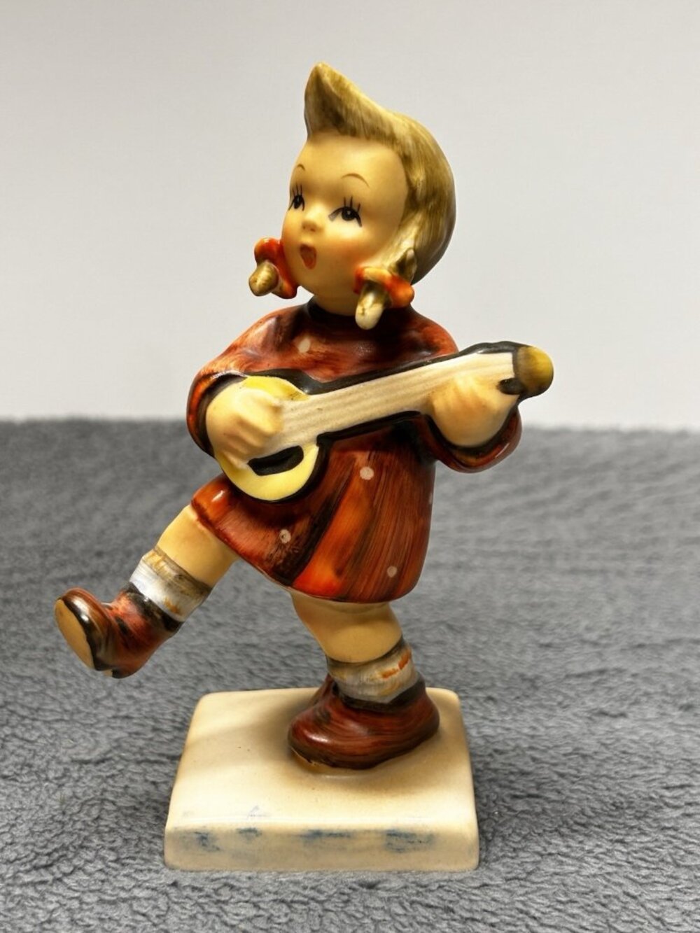 Vintage Napco "The Strummer" Porcelain Figurine SH1A Japan Mid-Century Nc1
